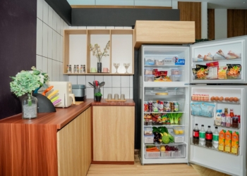 Midea Luncurkan Kulkas Berkapasitas Besar untuk Si Sibuk