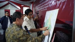 Menteri PKP Maruarar Sirait saat melakukan kunjungan kerja ke Perumahan Puri Delta Tigaraksa, Kabupaten Tangerang. Foto: Ristyan Mega Putra/Komunikasi Publik Kementerian Perumahan dan Kawasan Permukiman.