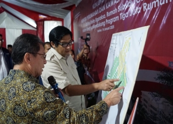 Menteri PKP Maruarar Sirait saat melakukan kunjungan kerja ke Perumahan Puri Delta Tigaraksa, Kabupaten Tangerang. Foto: Ristyan Mega Putra/Komunikasi Publik Kementerian Perumahan dan Kawasan Permukiman.