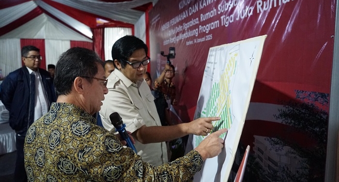 Menteri PKP Maruarar Sirait saat melakukan kunjungan kerja ke Perumahan Puri Delta Tigaraksa, Kabupaten Tangerang. Foto: Ristyan Mega Putra/Komunikasi Publik Kementerian Perumahan dan Kawasan Permukiman.