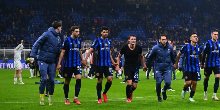 Inter Milan Menang Atas Fiorentina 2-1, Nerazzurri Hanya Selisih Satu Poin dari Napoli di Puncak Klasemen Seri A Liga Italia