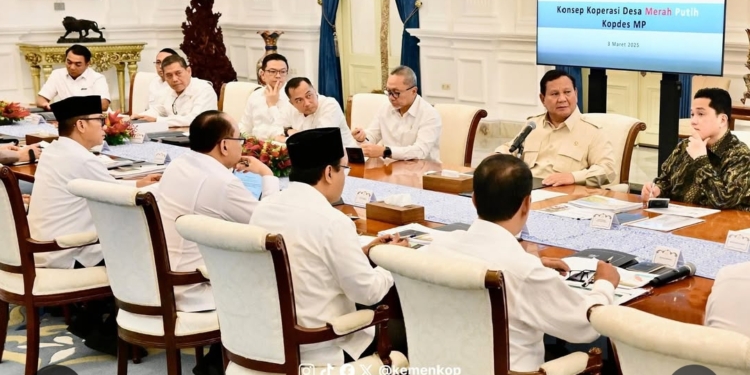 Prabowo Kumpulkan Menteri di Istana, Bahas Kelanjutan Koperasi Desa Merah Putih