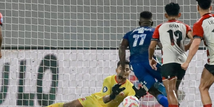 10 Pemain Madura Bungkam PSIS 2-1, Lolos dari Zona Degradasi Liga 1