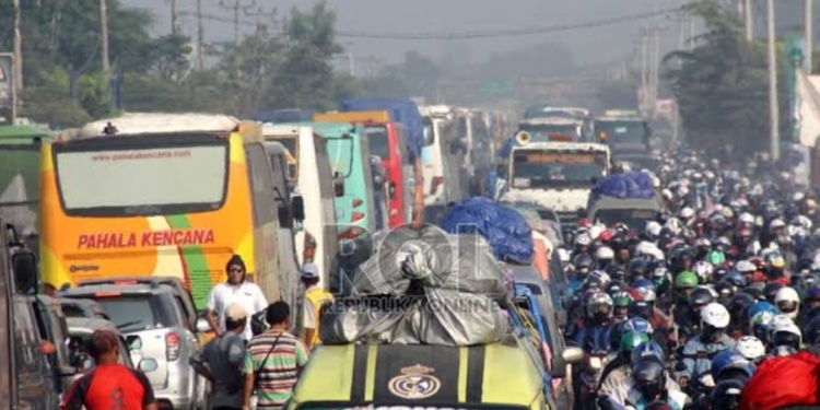 H-2 Lebaran, Arus Mudik Jalur Pantura Padat 