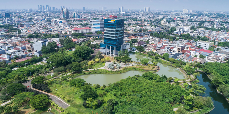 Bank Mandiri Dukung Keberlanjutan dengan Daur Ulang dan Akses Air Bersih