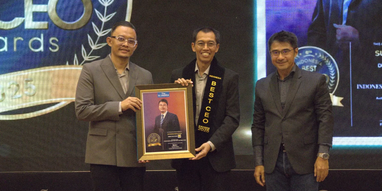 Dirut Brantas Abipraya, Sugeng Rochadi Dinobatkan Best CEO 2025