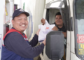 Hutama Karya Bagi-bagi Takjil dan Voucher Makan di Jalan Tol
