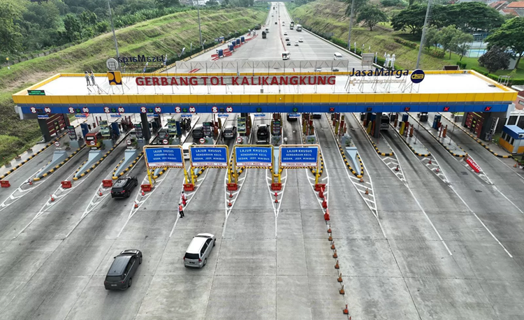 Jasa Marga turunkan tarif tol 20% untuk mendukung arus mudik dan balik Lebaran 2025. (Foto: Urbancity/Pool/Dok. Jasa Marga)