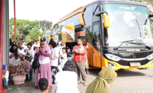 Menyediakan 400 kursi