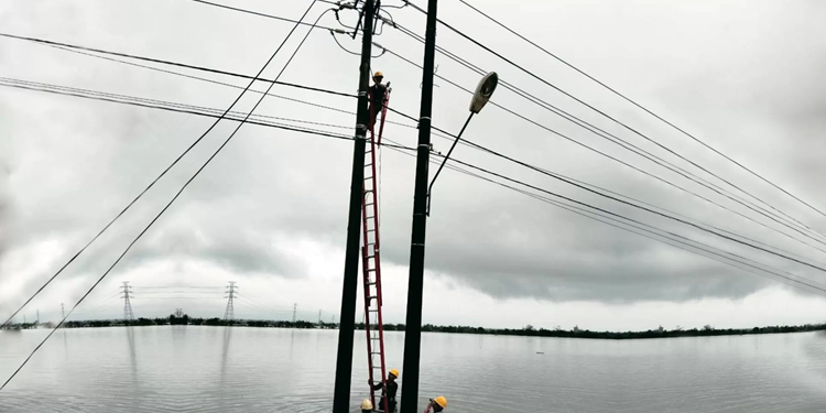 Potensi Gangguan Listrik Saat Cuaca Ekstrem, PLN: Masyarakat Harus Tetap Santuy