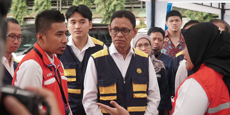 Jelang Lebaran 2025, Wamen ESDM Cek Stok BBM dan LPG di Pontianak