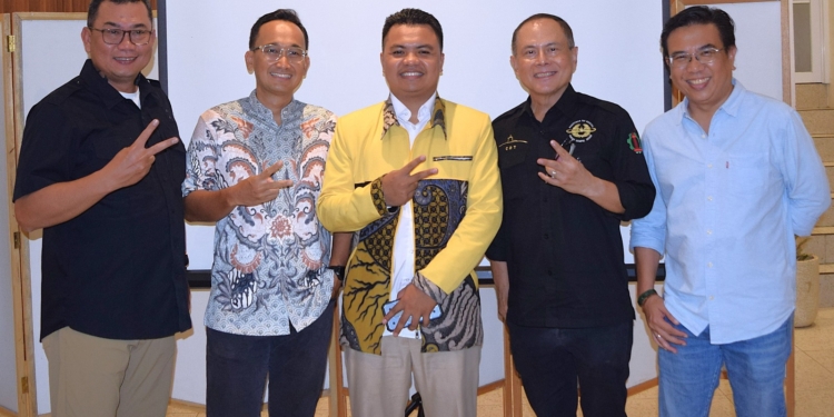 Pemerintah Tawarkan Win-Win Solution untuk Tambang Migas Ilegal