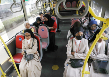 Spesial Hari Kartini, Perempuan di Jakarta Bisa Naik Transportasi Umum Gratis