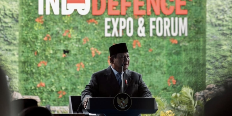 Dukung Kemandirian Industri Pertahanan, Presiden Prabowo Kunjungi Ibooth DEFEND ID
