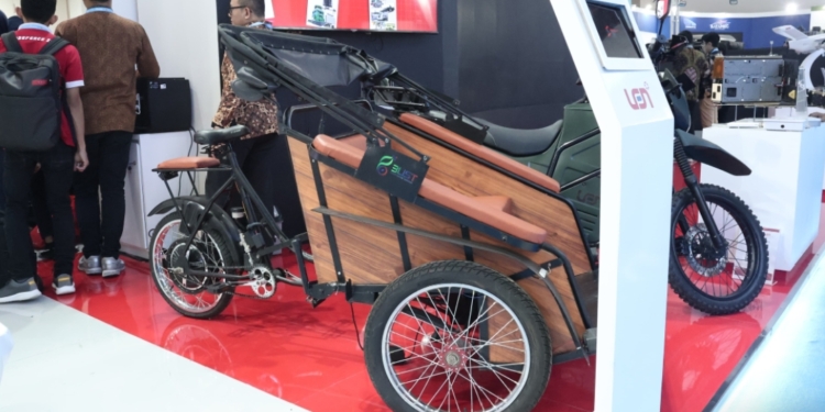 Becak Listrik LEN Mejeng di Indo Defence 2024, Warisan Lokal Rasa Masa Depan