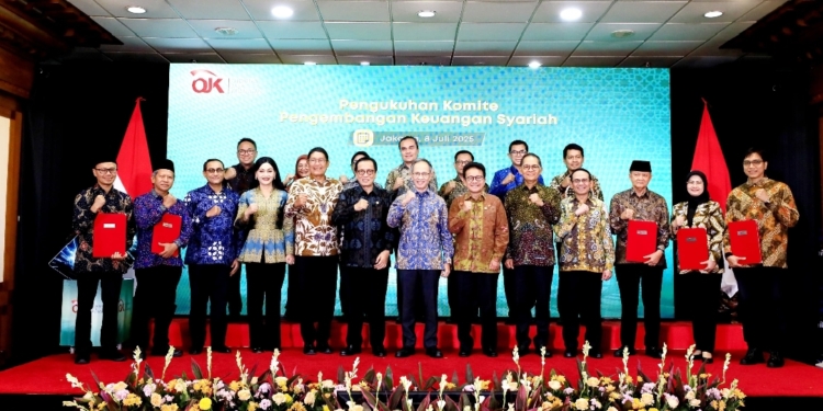 Transformasi Penguatan Keuangan Syariah, OJK Kukuhkan Komite Pengembangan Keuangan Syariah (KPKS) 