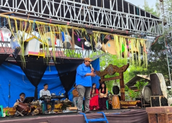 Camat Cibuaya Hadiri Arak-arakan Pesta Laut di Desa Sedari