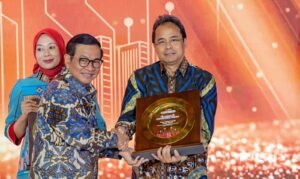 Bank Jakarta Raih 3 Penghargaan Digitalisasi Pasar dalam Lomba yang dilakukan secara kolaboratif antara Pemprov DKI Jakarta, Perusahaan Umum Daerah (Perumda) Pasar Jaya, Otoritas Jasa Keuangan (OJK) serta Bank Indonesia (BI). (Foto:UC/Bank Jakarta)
