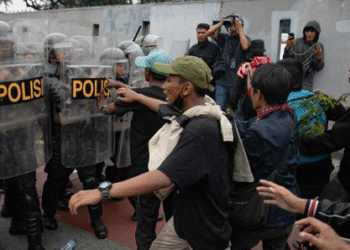 Mahasiswa Demo 25 Agustus: Serukan Pembubaran DPR dan Tuntut RUU Perampasan Aset
