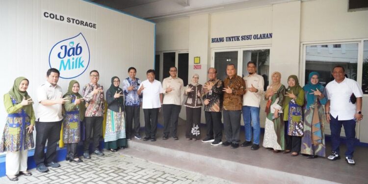 OJK Kembangkan Digitalisasi Ekosistem Sapi Perah di Wilayah Malang
