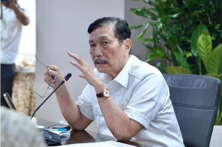 Ketua Dewan Ekonomi Nasional (DEN) Luhut Binsar Pandjaitan (LBP) merespons tentang ramainya pembahasan mengenai utang Whoosh. (Foto: Instagram/luhut.pandjaitan)