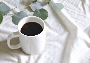 Minum Kopi Saset Tiap Hari Bikin Ginjal Gagal? Dokter Jelasin Nih!