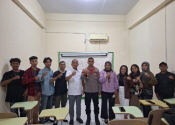 Kapolsek Leksula Sapa Mahasiswa Asal Buru di Universitas Ibnu Chaldun Jakarta