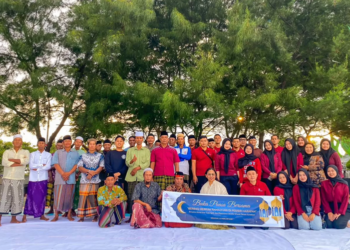 Ramadan di Pesisir Surabaya: Grand Inna Tunjungan dan Nelayan Wisata Masak Bareng di Pantai