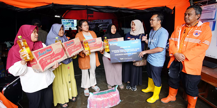 Mandiri Bantu Korban Longsor Bandung Barat Lewat Sinergi Relawan dan BPBD