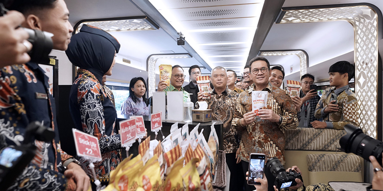 Kereta Api Kini Jajakan Produk UMKM, Bidik Potensi 51 Juta Penumpang per Tahun