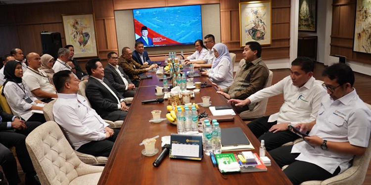 Gebrakan Bunga untuk Ibu-Ibu Mekaar, Cara Ara Ungkit Kesejahteraan Pelaku UMKM