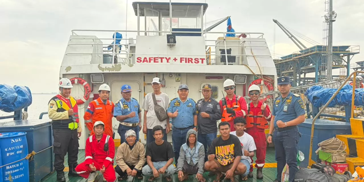 PHE WMO Selamatkan Enam Awak Kapal Bocor di Gresik