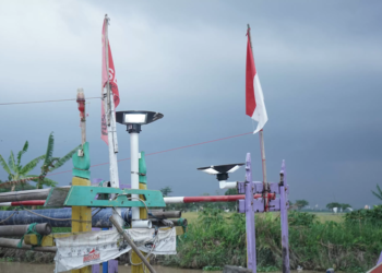 Lampu Tenaga Surya Pertamina NRE Bantu Nelayan Cilamaya Melaut Lebih Aman dan Cuan