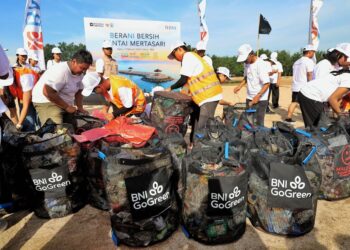 Wajah Baru Mertasari: Upaya BNI Mengikis Jejak Plastik di Pesisir Sanur