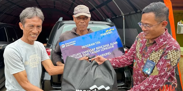 Bank Mandiri Salurkan Bantuan Logistik dan Kerahkan Relawan untuk Korban Banjir Majalaya