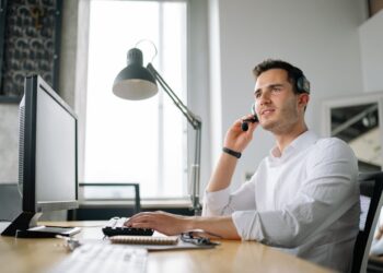 Teknologi AI Tiru Suara CS, Waspadai Penipuan: Cara Verifikasi Aman