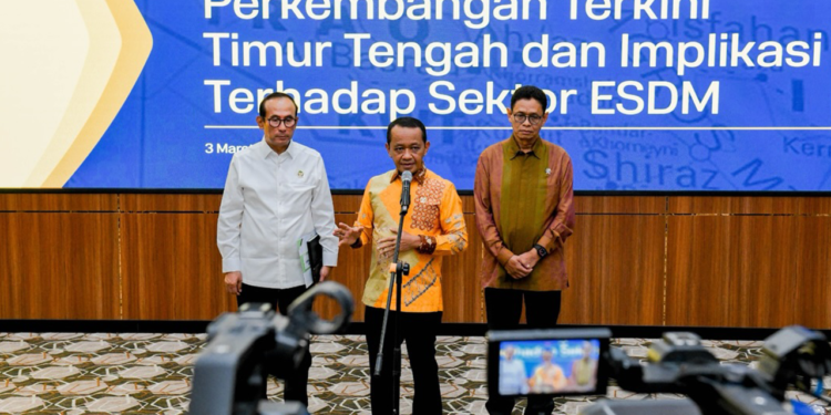 Bahlil Jamin Harga BBM Subsidi Tak Naik Saat Lebaran Meski Minyak Dunia Tembus US$ 100