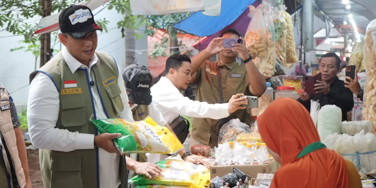 Sidak Pasar Semarang: Dirut BULOG Ahmad Rizal Ramdhani Pastikan Harga Pangan Stabil saat Ramadan