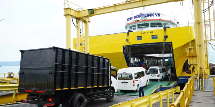 ASDP Operasikan KMP Portlink VII untuk Urai Antrean di Lintas Ketapang-Gilimanuk