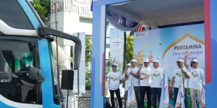 Tekan Emisi: Pertamina Fasilitasi 900 Pemudik Kembali ke Jakarta dari Empat Kota