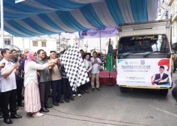 UMKM Naik Kelas: Mendag Budi Santoso Lepas Ekspor 9 Ton Keripik Pisang ke Malaysia