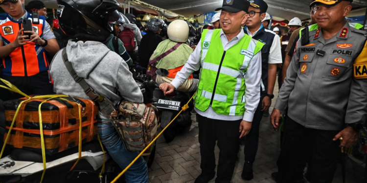 Menhub Dudy Purwagandhi