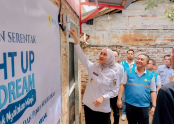 Karyawan PLN Donasi Listrik Gratis untuk 2.533 Keluarga Miskin Lewat Program Light Up The Dream