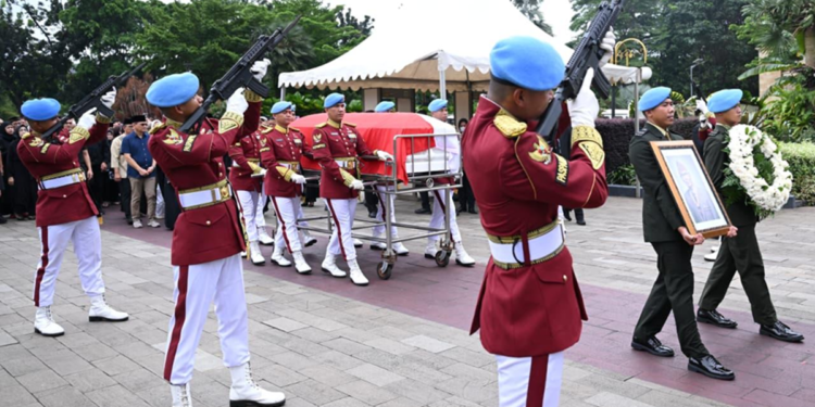 Wapres ke-6 RI Try Sutrisno Wafat, Pemerintah Instruksikan Kibarkan Bendera Setengah Tiang 3 Hari