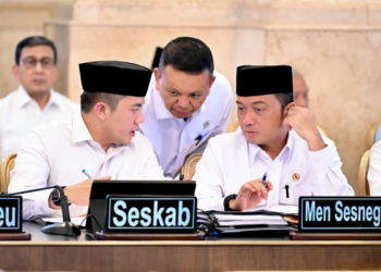 Seskab Teddy Paparkan Capaian Prabowo: Bangun 218 Jembatan Gantung hingga Revitalisasi 16 Ribu Sekolah