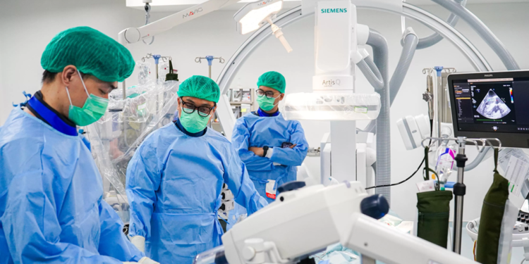 Bali International Hospital dan SCVC Sukses Lakukan Prosedur TAVI Pertama: Solusi Katup Jantung