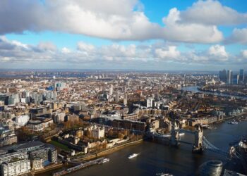 Laporan IQAir 2025: Polusi Udara Eropa Memburuk Akibat Kebakaran Hutan dan Emisi Fosil