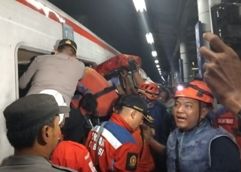 KA Argo Bromo Anggrek Tabrak KRL di Stasiun Bekasi Timur, KAI Lakukan Evakuasi dan Investigasi