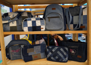 VersaLayer: Menyulap Limbah Denim Menjadi Busana Eksklusif dan Solusi Fast Fashion