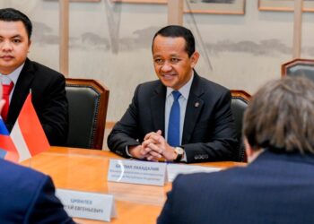 Strategi ala Barcelona Bahlil Lahadalia Jaga Pasokan Energi: Bertahan dan Menyerang